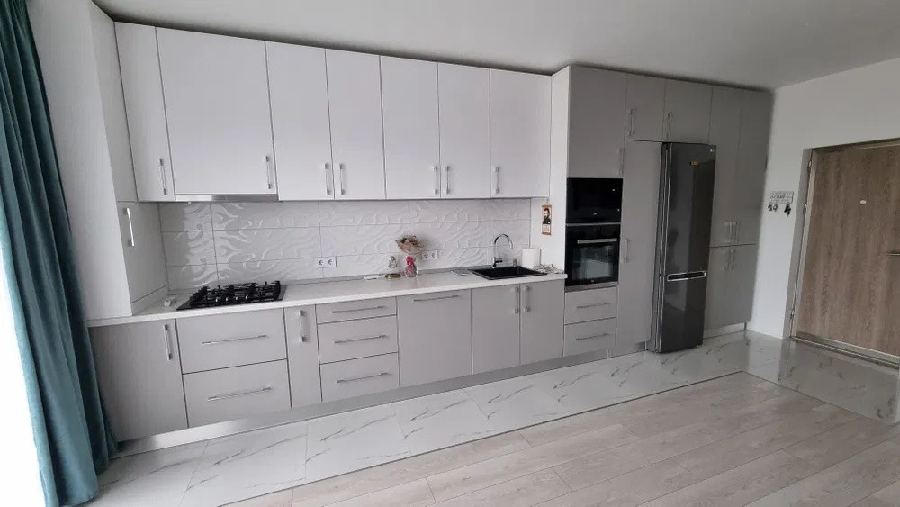Apartament 3 camere la cheie, parcare, zona strazii Avram Iancu