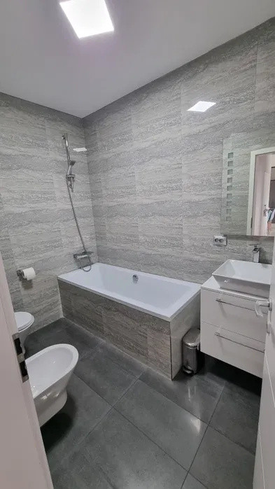 Apartament 3 camere la cheie, parcare, zona strazii Avram Iancu