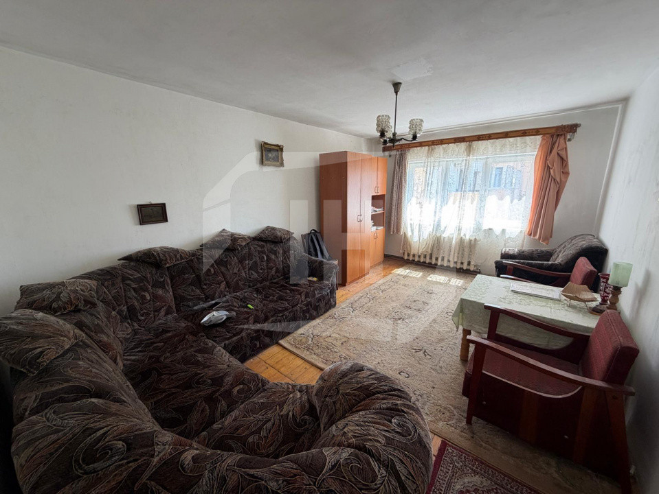 Apartament 2 camere, decomandat, etaj intermediar, zona Titulescu