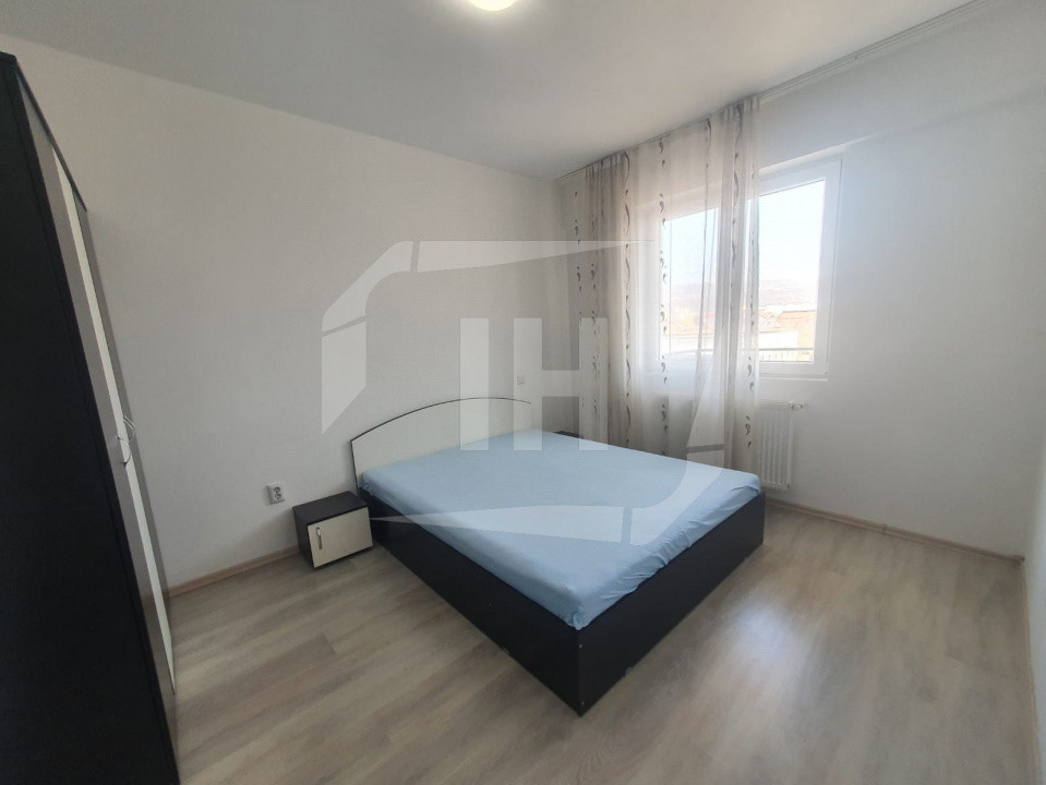 Apartament 3 camere, cu parcare, zona Iris