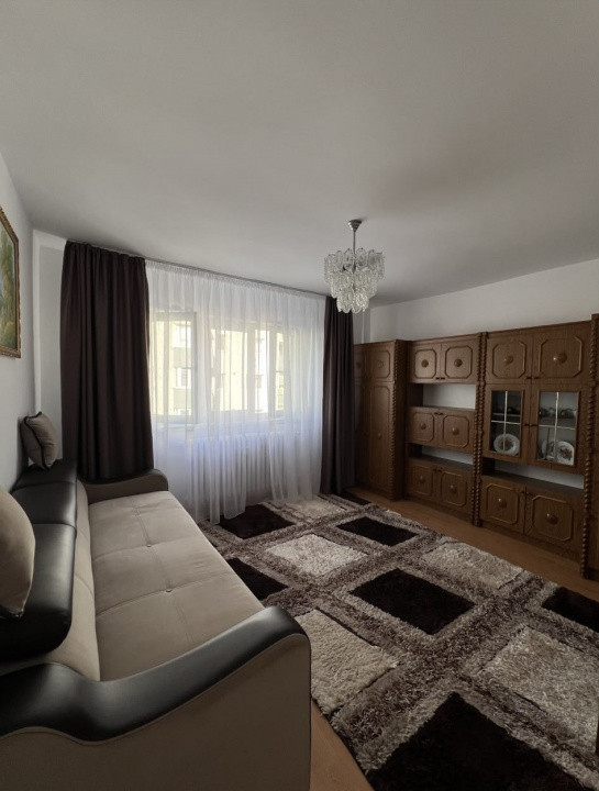 Apartament 2 camere decomandat, zona Big Center