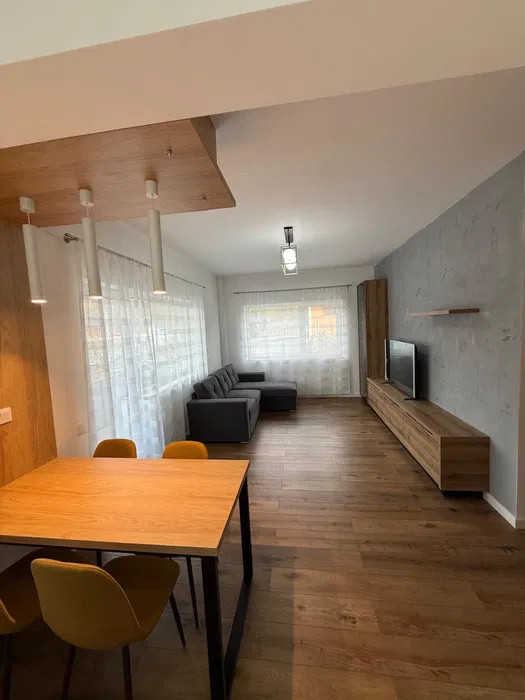 Apartament 2 camere la cheie, parcare, zona Primaria Baciu