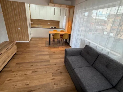 Apartament 2 camere la cheie, parcare, zona Primaria Baciu