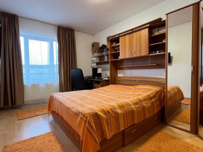 Apartament 2 camere la cheie, parcare, zona Petrom Calea Baciului