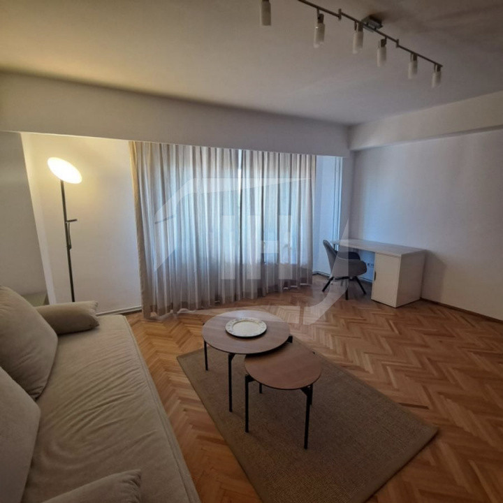 Apartament 3 camere I 2 bai I decomandat I cu parcare I zona Piata Cipariu