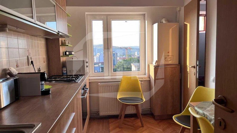 Apartament 3 camere I 2 bai I decomandat I cu parcare I zona Piata Cipariu