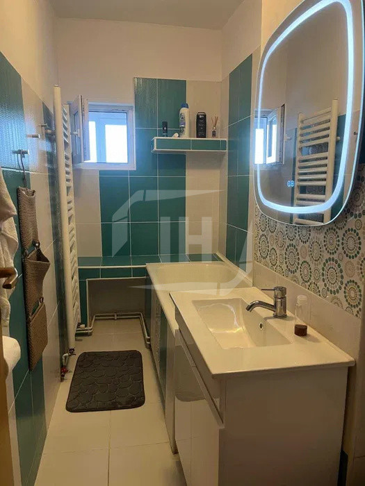Apartament 3 camere I 2 bai I decomandat I cu parcare I zona Piata Cipariu
