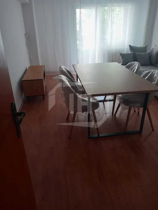 Apartament 3 camere I decomandat I zona Dorobatilor