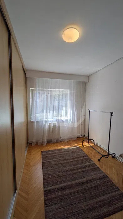 Apartament 4 camere I decomandat I cu parcare I Nicolae Titluescu I Cipariu