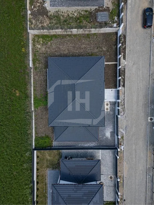 Casa individuala, cu garaj, la intrare in Chinteni