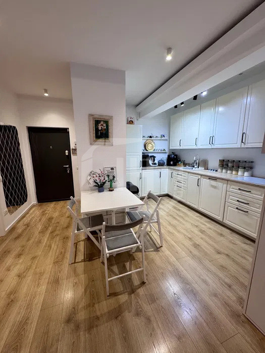Apartament 2 camere, intermediar, zona centrala