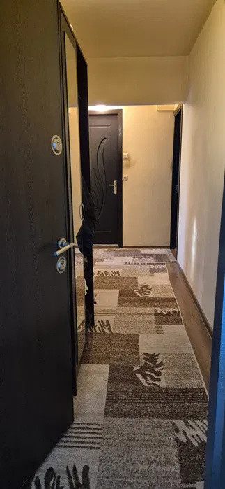 Apartament 2 camere decomandat, etaj intermediar, cartier Plopilor