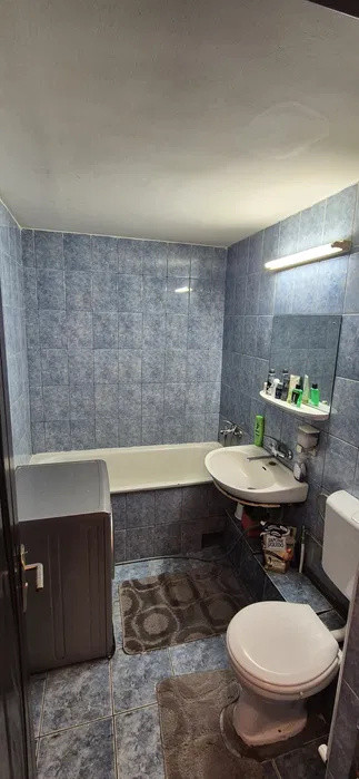 Apartament 2 camere decomandat, etaj intermediar, cartier Plopilor