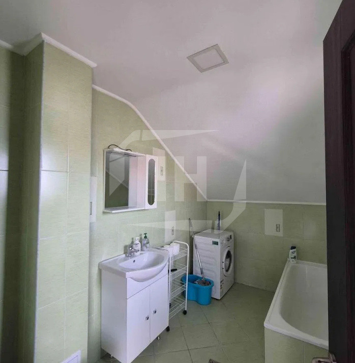 Apartament 3 camere, cu parcare, zona Iulius Mall