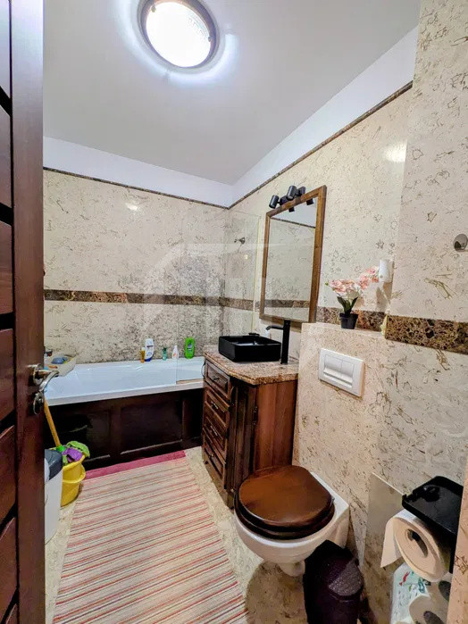 Apartament 2 camere, etaj intermediar, zona Fabricii