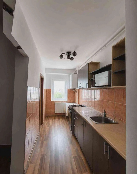 Apartament 2 camere decomandat, zona Big Center