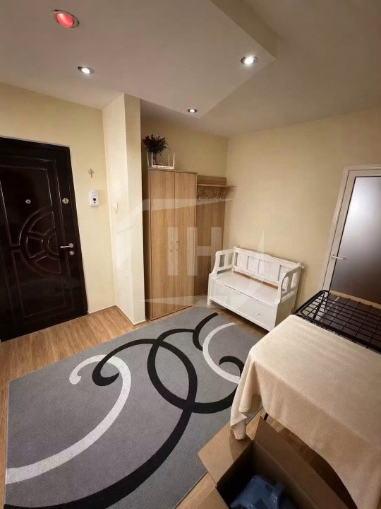 Apartament 3 camere decomandat, cartier Intre Lacuri