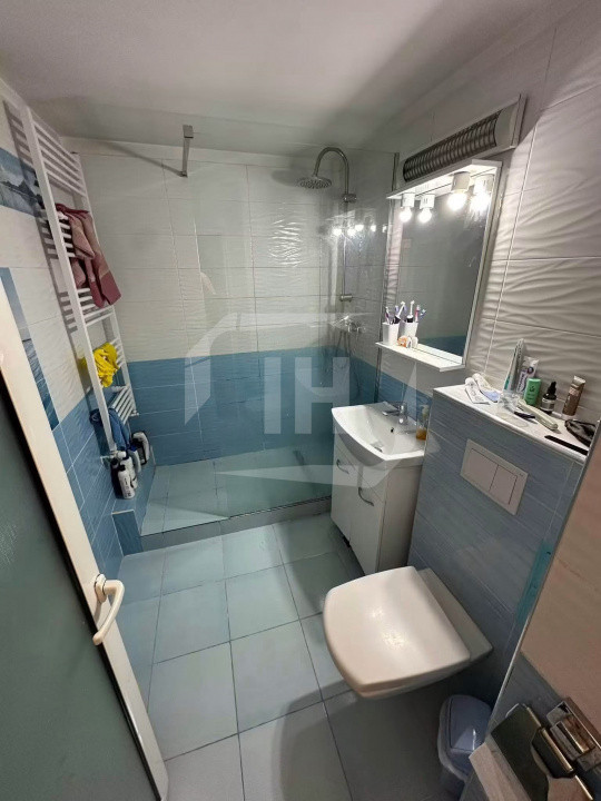 Apartament 3 camere decomandat, cartier Intre Lacuri