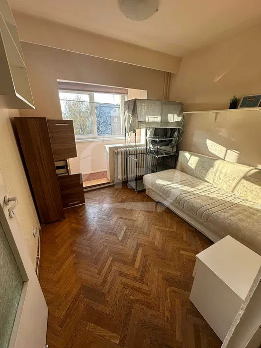 Apartament 4 camere, 2 bai, 3 balcoane, etaj intermediar, pe Titulescu!