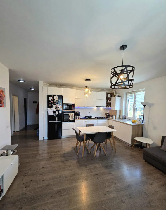 Apartament 3 camere la cheie, zona Vivo