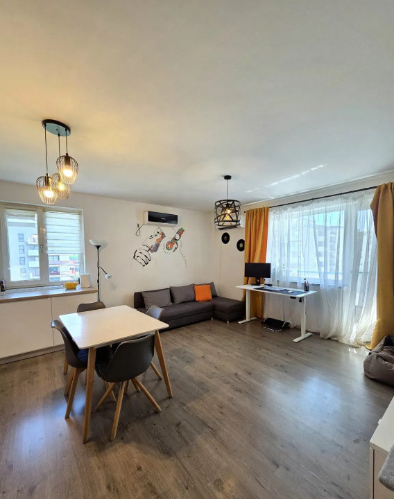 Apartament 3 camere la cheie, zona Vivo