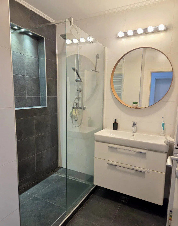 Apartament 3 camere la cheie, zona Vivo