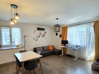 Apartament 3 camere la cheie, zona Vivo