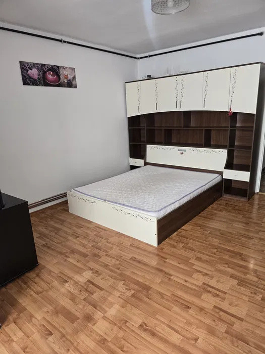 Garsoniera de vanzare, zona strazii Parang