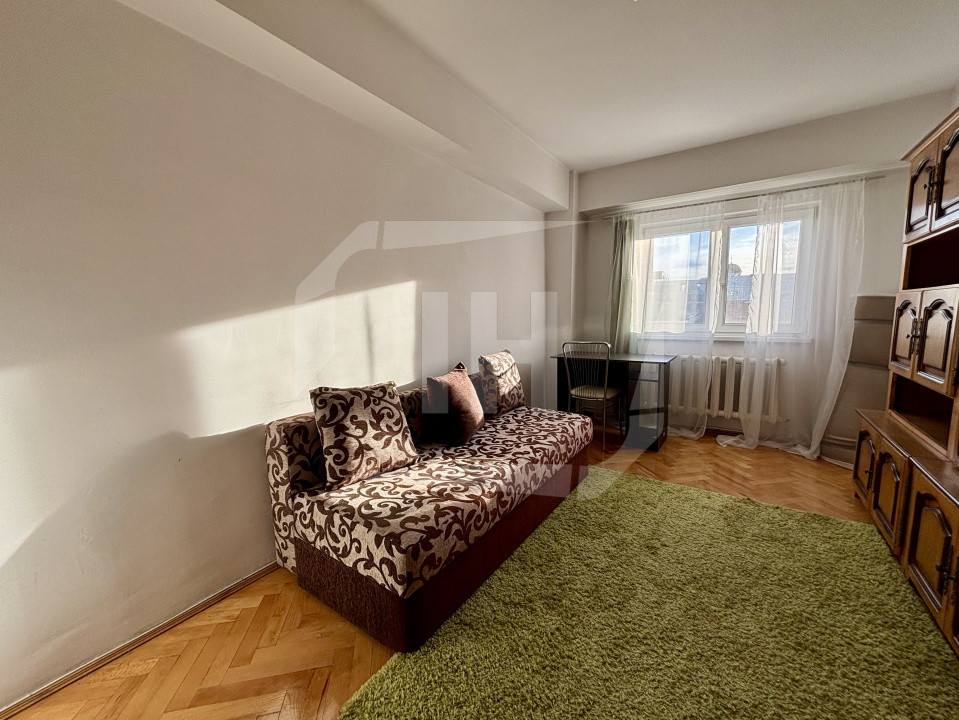 Apartament 3 camereI decomandat I zona  Piata Cipariu