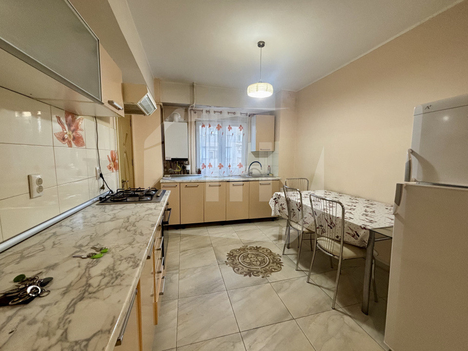 Apartament 3 camereI decomandat I zona  Piata Cipariu