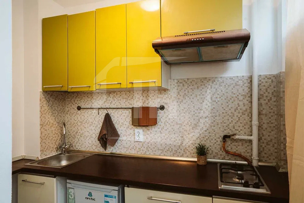 Garsoniera confort 1, etaj intermediar, zona Detunata