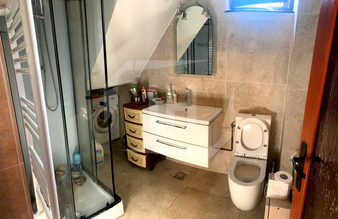 Casa individuala, 1257 mp teren, garaj, in Mociu