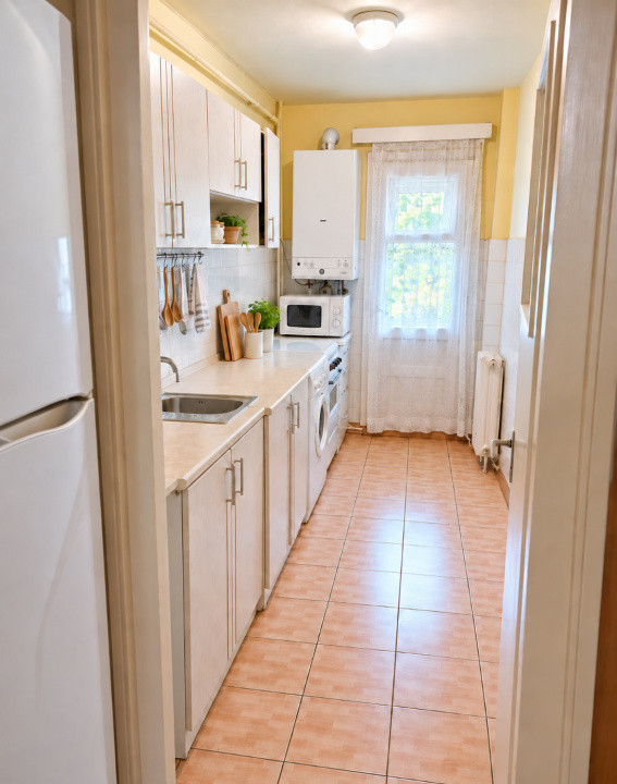 Apartament 3 camere, etaj 1, cartier Manastur