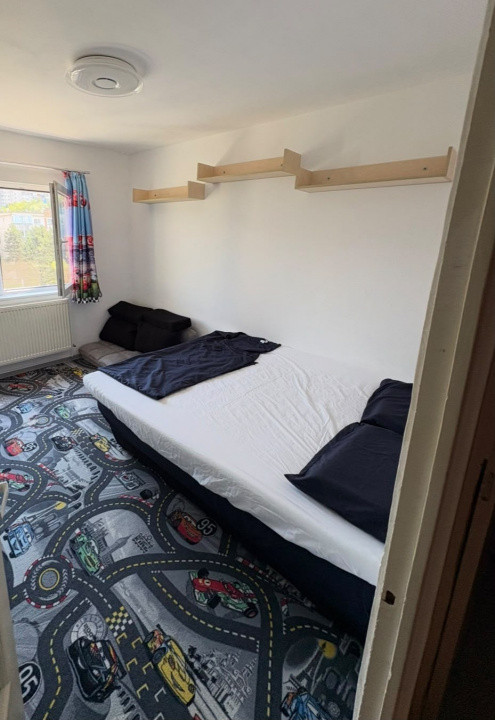 Apartament 4 camere, etaj 3, cartier Plopilor/Parcul Babes