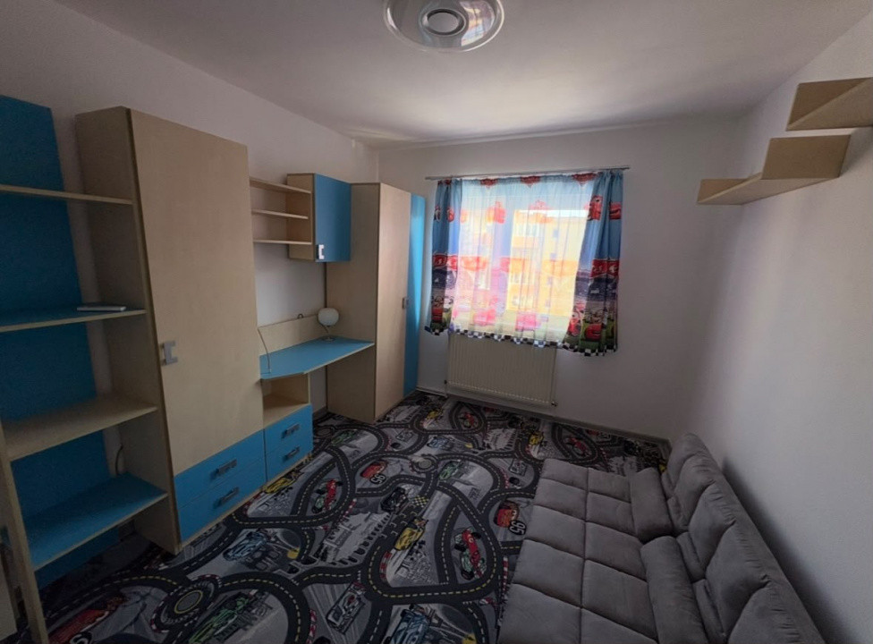 Apartament 4 camere, etaj 3, cartier Plopilor/Parcul Babes