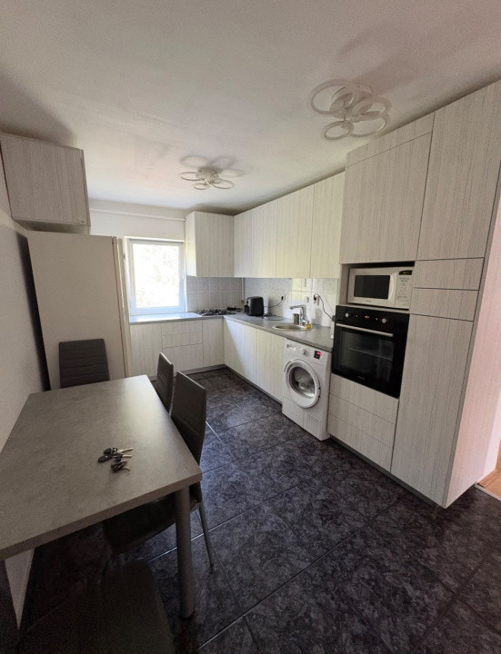 Apartament 4 camere, etaj 3, cartier Plopilor/Parcul Babes