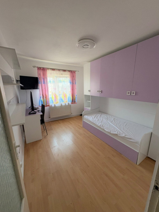 Apartament 4 camere, etaj 3, cartier Plopilor/Parcul Babes