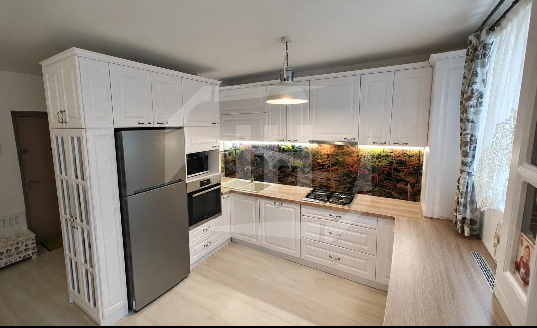 Apartament 3 camere, etajul 1,  Europa