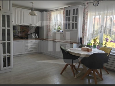 Apartament 3 camere, etajul 1,  Europa