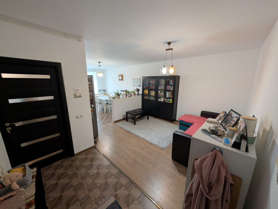 Apartament 2 camere etaj 1, parcare, zona Vivo