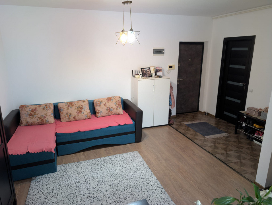 Apartament 2 camere etaj 1, parcare, zona Vivo