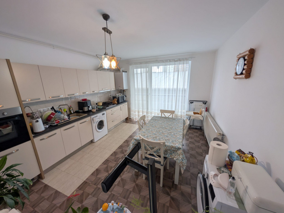 Apartament 2 camere etaj 1, parcare, zona Vivo