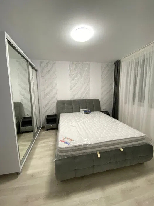 Apartament 2 camere decomandat, la cheie, zona Vivo