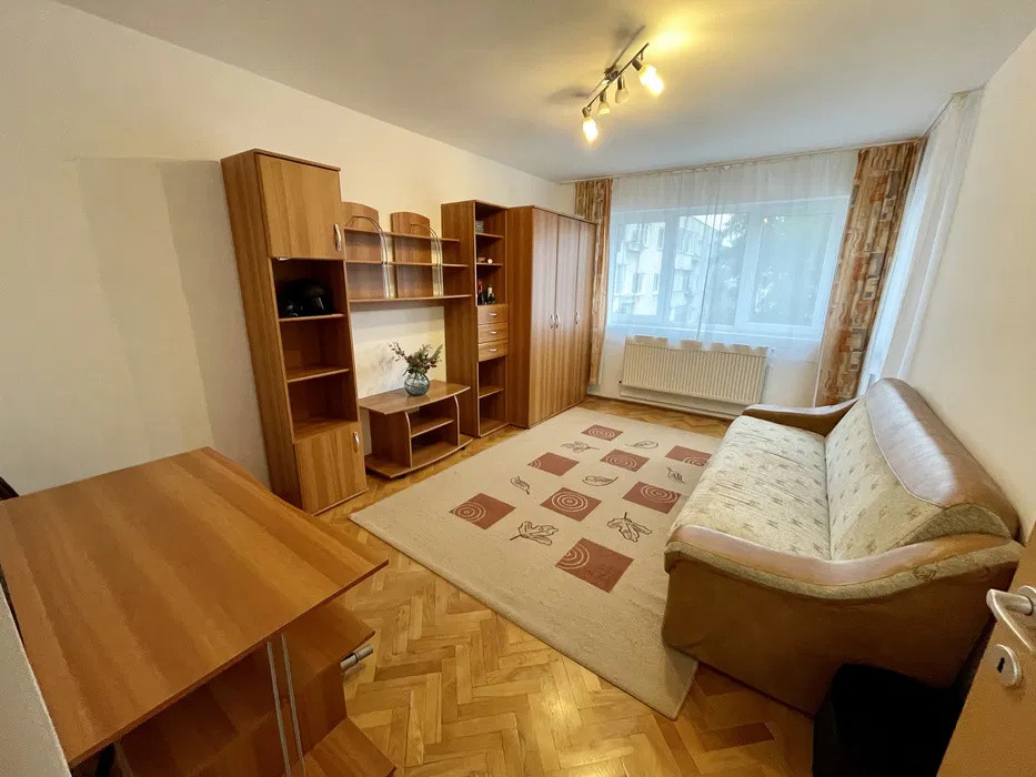 Apartament 2 camere decomandat, zona Bld Primaverii