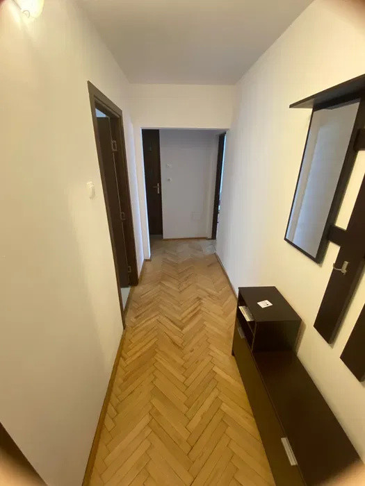 Apartament 2 camere decomandat, zona Plopilor