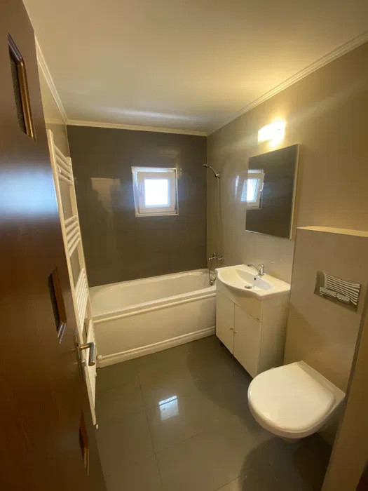 Apartament 2 camere decomandat, zona Plopilor