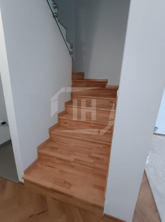 Duplex 4 camere I mobilat modern I garaj I Dezmir- zona strazii Planoarelor