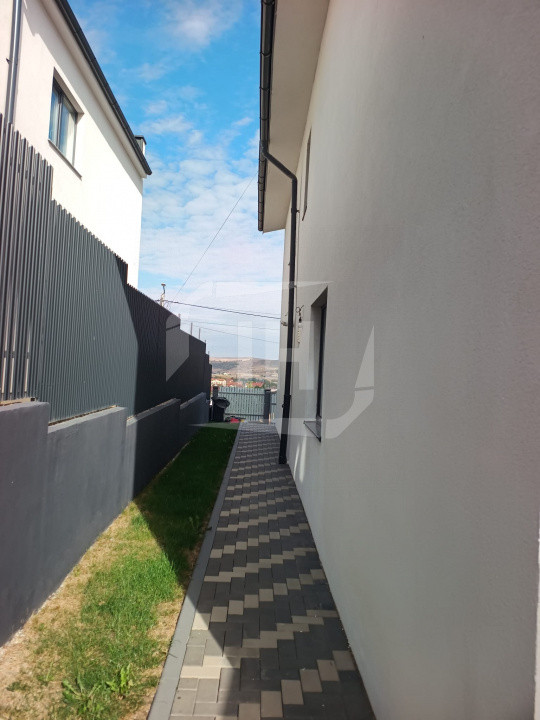 Duplex 4 camere I mobilat modern I garaj I Dezmir- zona strazii Planoarelor