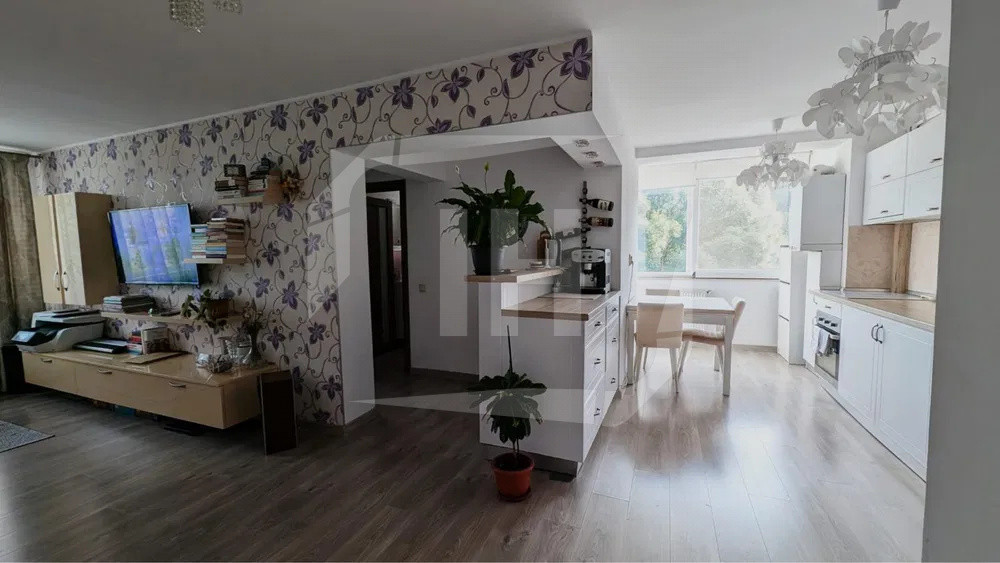 Apartament 3 camere I cu parcare I zona Platinia