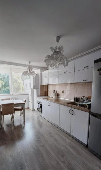 Apartament 3 camere I cu parcare I zona Platinia